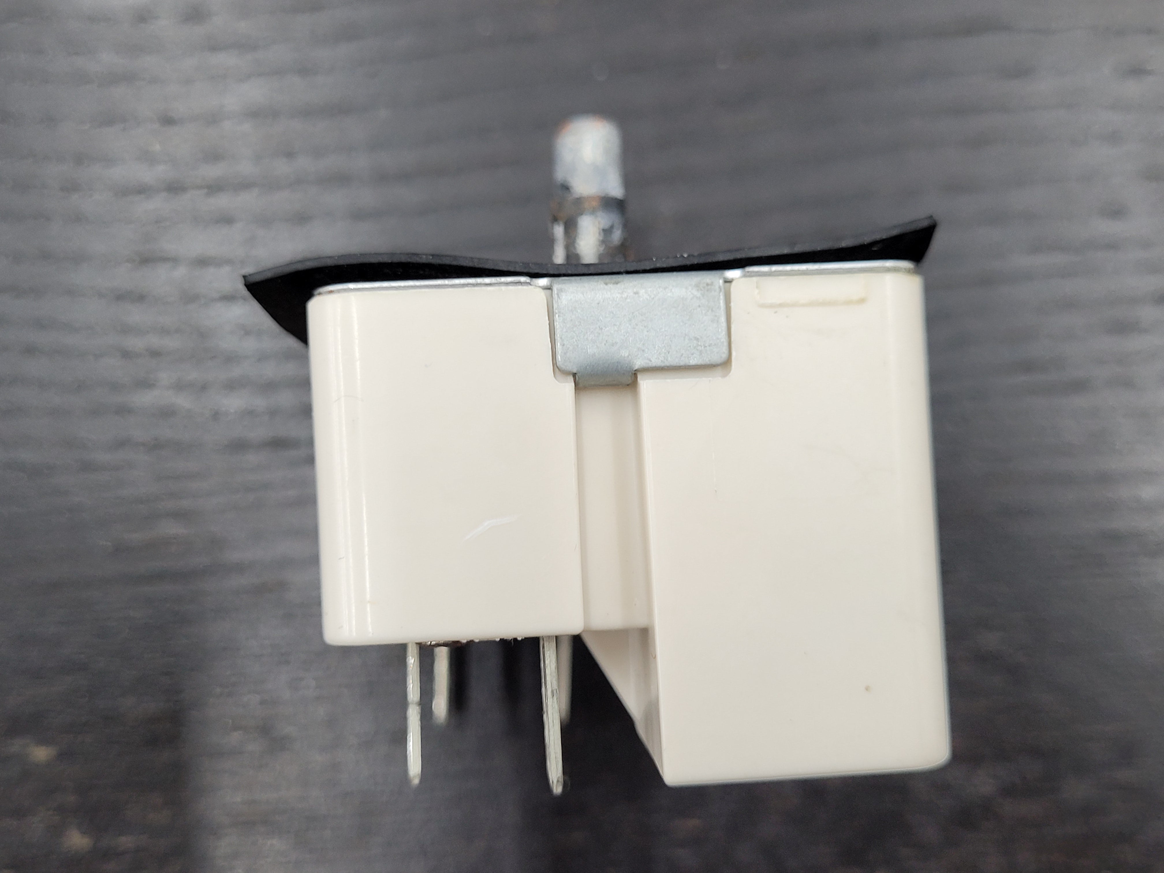 Whirlpool Range Surface Element Control Switch W10600015 (replaces W11162115) Whirlpool Range Surface Element Control Switch W10600015 (replaces W11162115)
